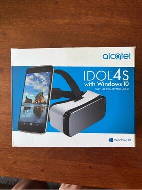 Alcatel Idol 4S with Windows 10, a smartphone virtual reality headset